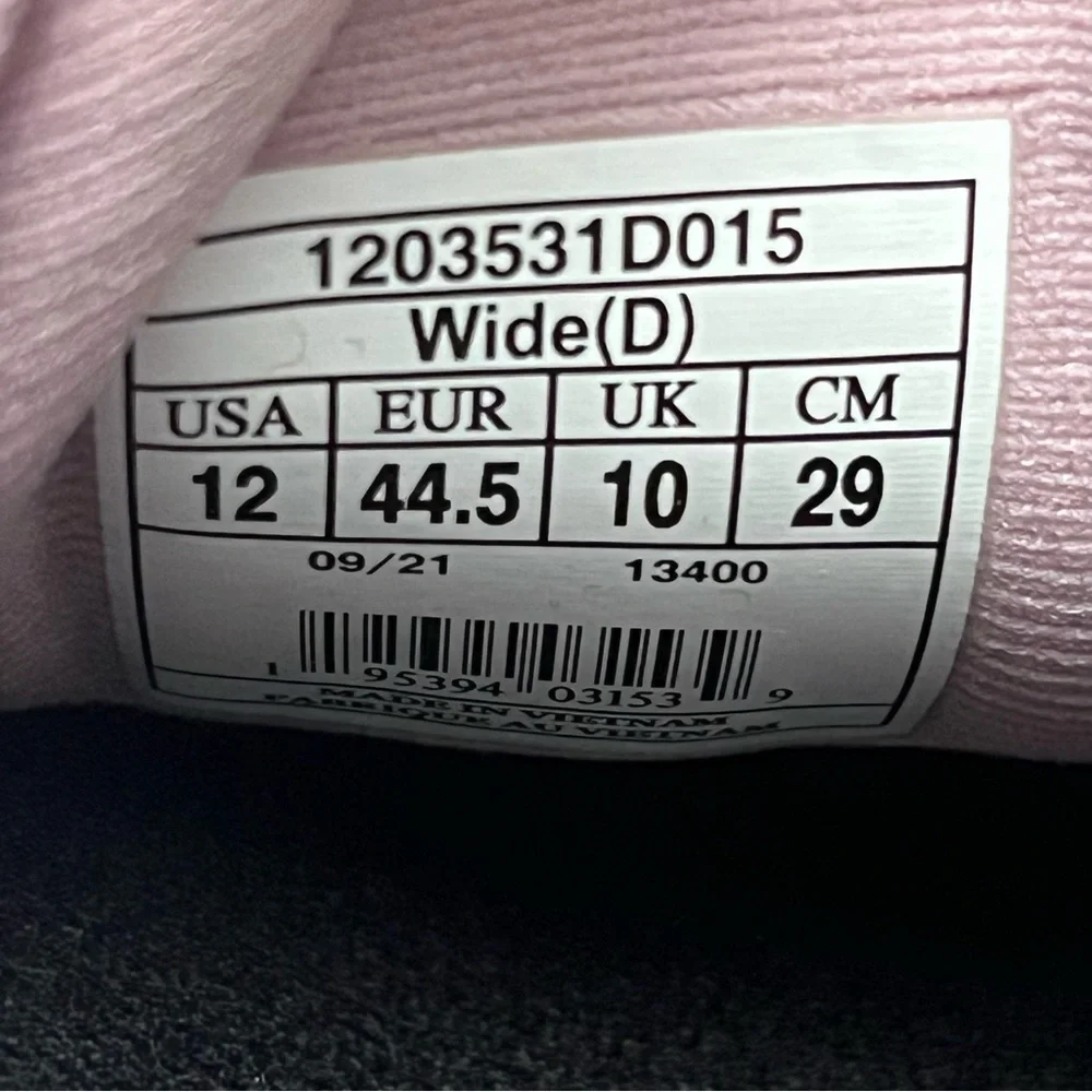 NWT Women’s‎ Brooks Adrenaline GTS 22 Black  and Pink Running Shoes Sz 12 Wide